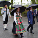 Kronprinsfamilien ankommer arrangementet ved porten til Skaugum. Foto: Liv Anette Luane, Det kongelige hoff
